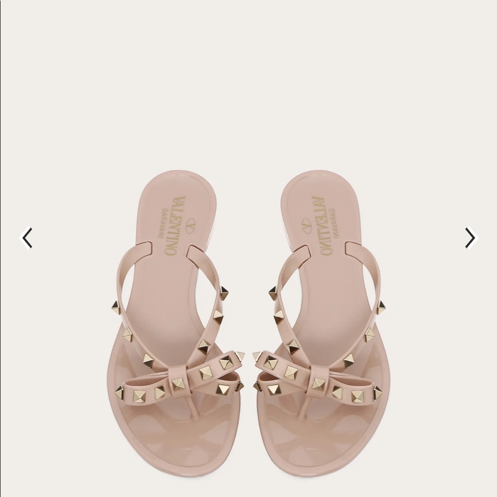 valentino rubber rockstud thong sandals